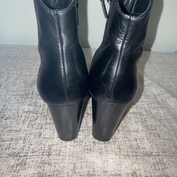 Halogen Black Leather Pointed Toe Ankle Boots - Picture 15 of 16